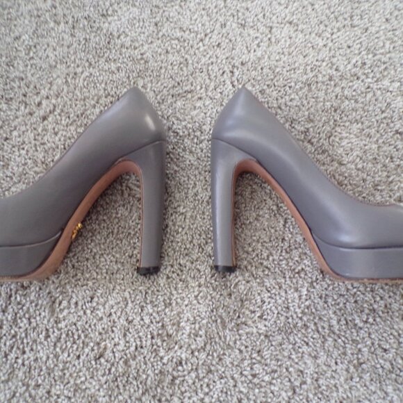 Prada gray neutral pumps 37 - Picture 4 of 10
